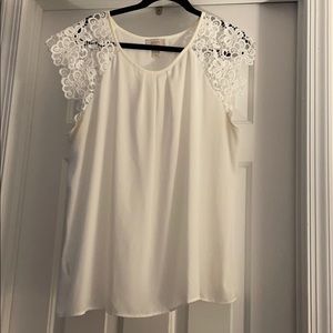White top with lace sleeves